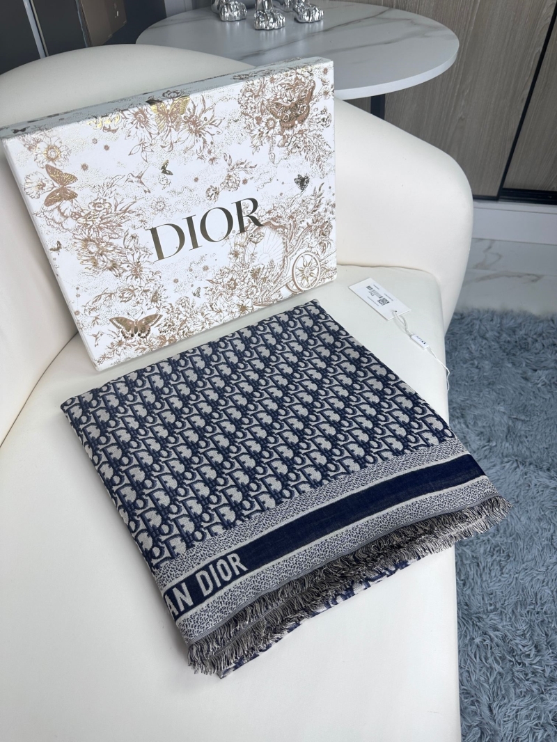 CHRISTIAN DIOR